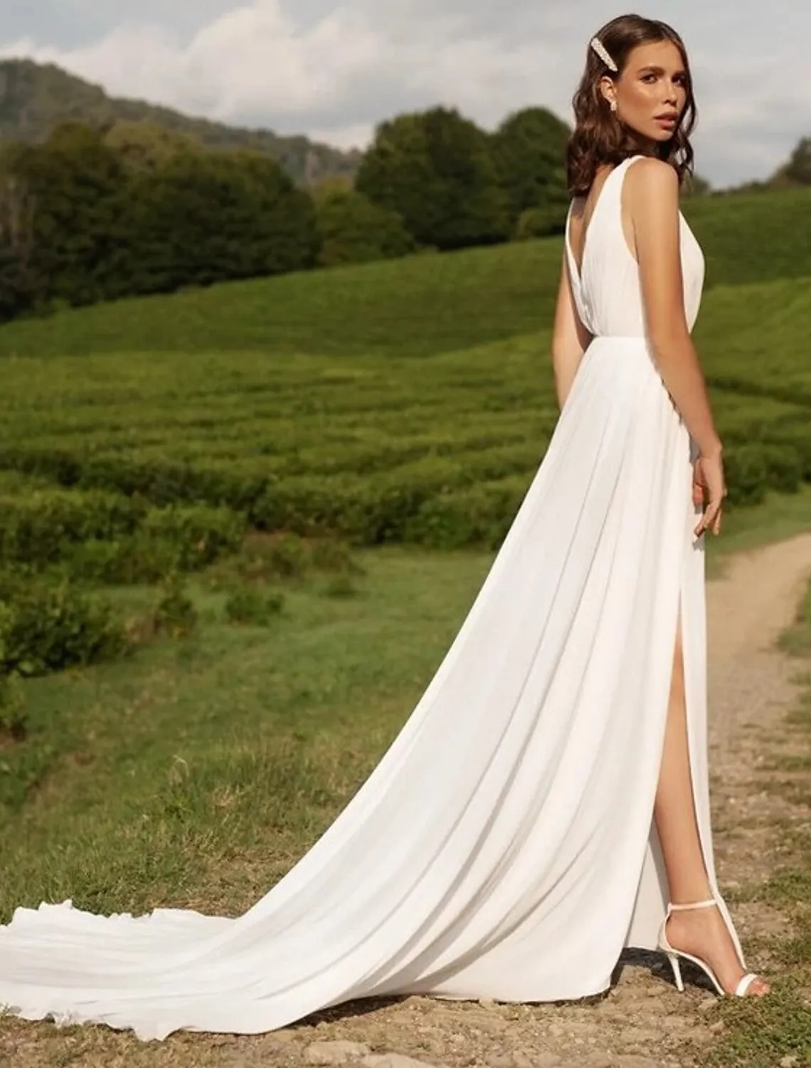 Reception Sexy Casual Wedding Dresses A-Line V Neck Sleeveless Court Train Chiffon Bridal Gowns With Split Front Solid Color Summer Wedding Party