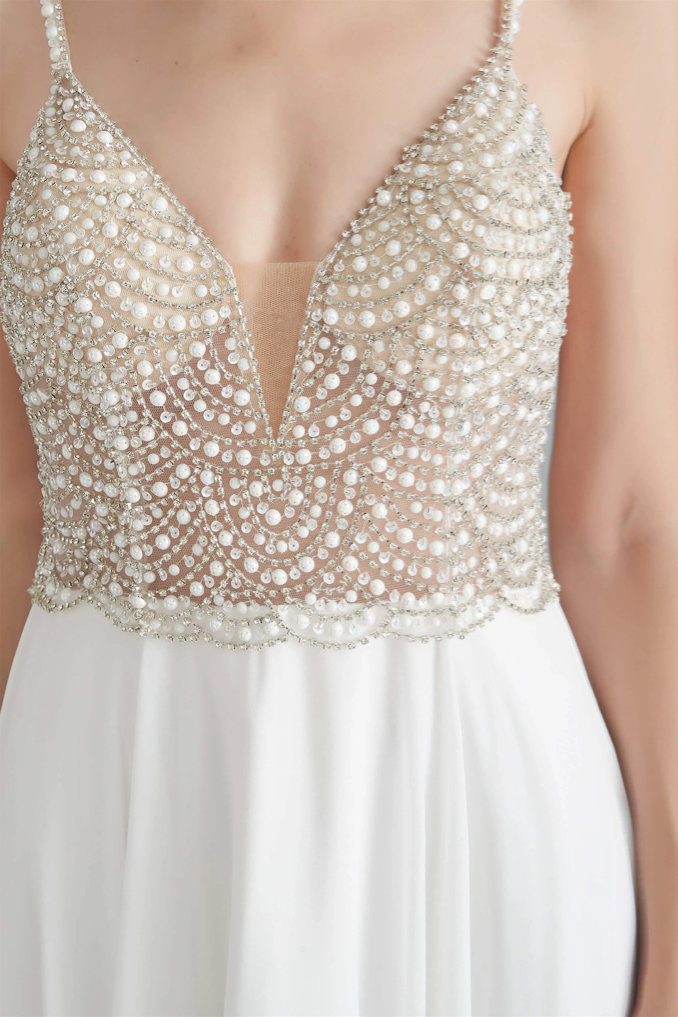 Spaghetti V-Neck Beaded Pearls Chiffon Prom Dresses